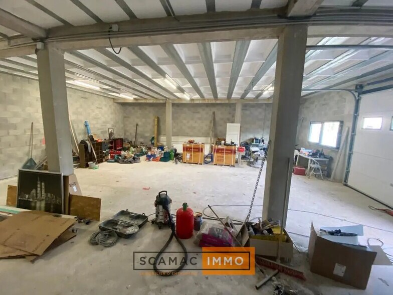 Industrial in Les Pennes-Mirabeau for lease - Interior Photo - Image 2 of 4