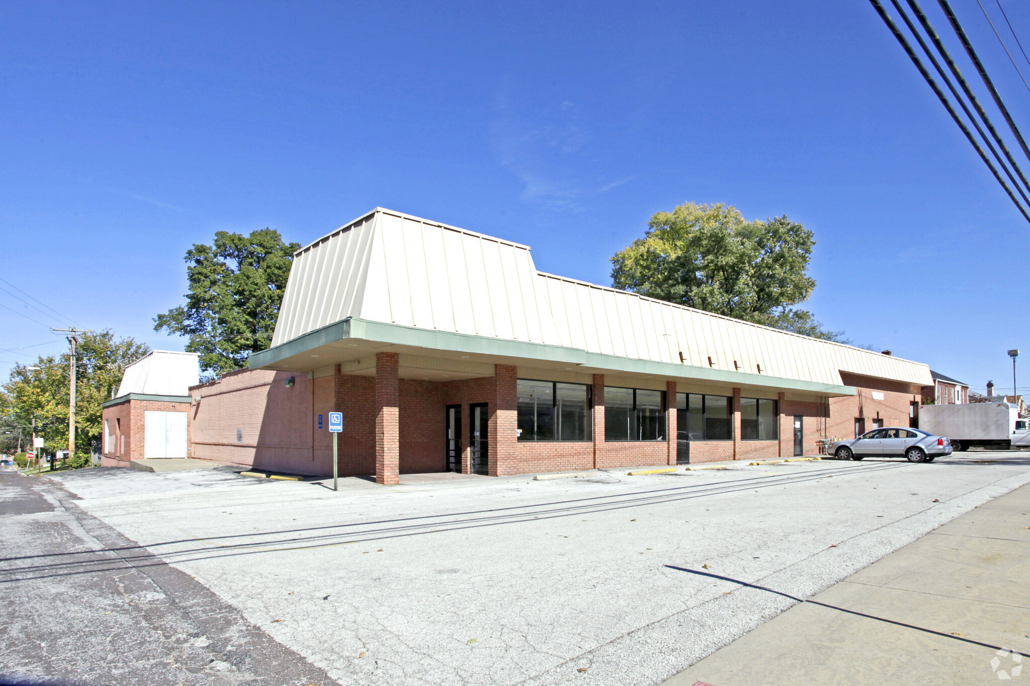 10041-10055 Lackland Rd, Overland, MO for sale Primary Photo- Image 1 of 1