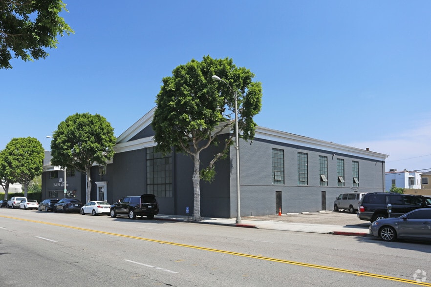9930 Santa Monica Blvd, Beverly Hills, CA for lease - Primary Photo - Image 1 of 2