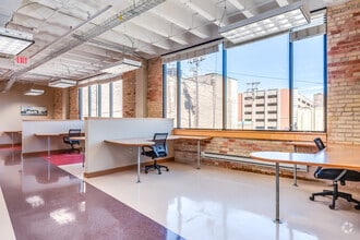118 S Adams St, Green Bay, WI for lease Interior Photo- Image 2 of 2