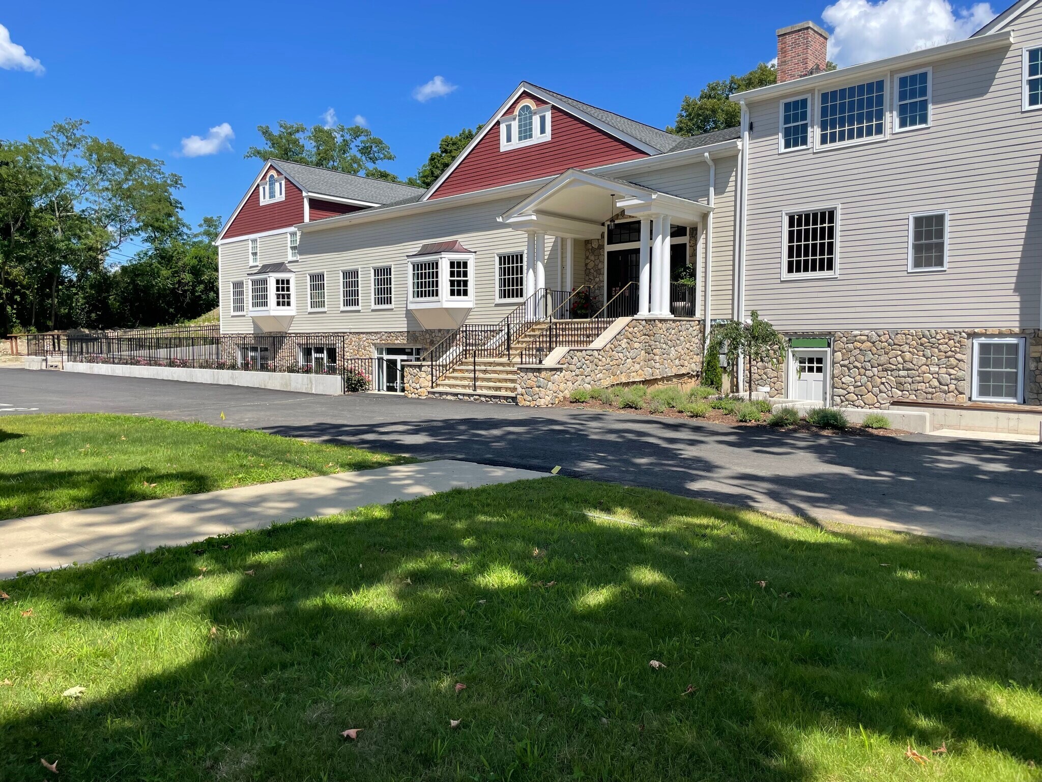 238 W Rocks Rd, Norwalk, CT 06851