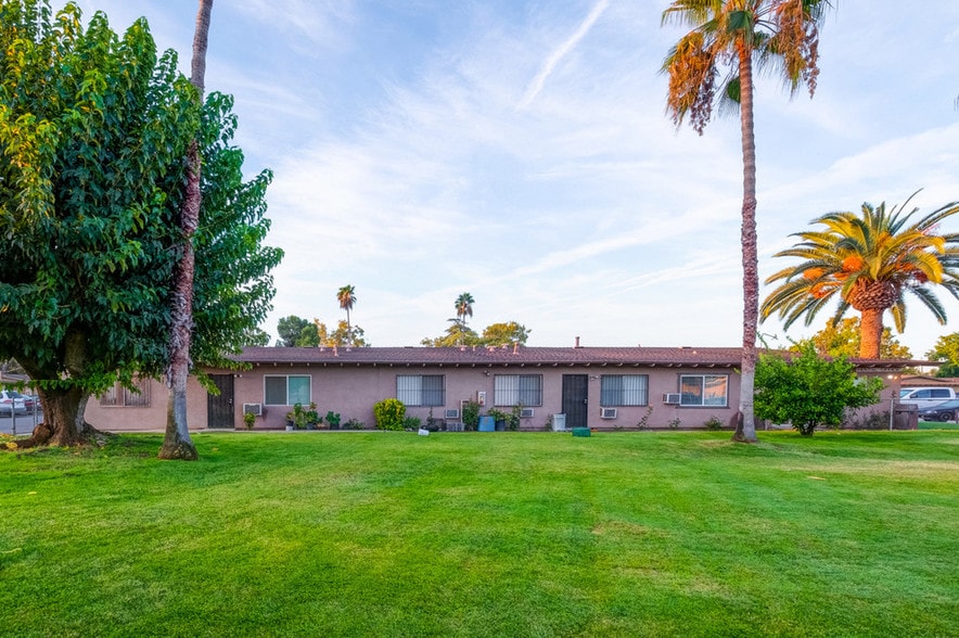 2045-2139 N Angus St, Fresno, CA for sale - Building Photo - Image 1 of 1