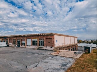 More details for 8918-8958 J St, Omaha, NE - Industrial for Lease