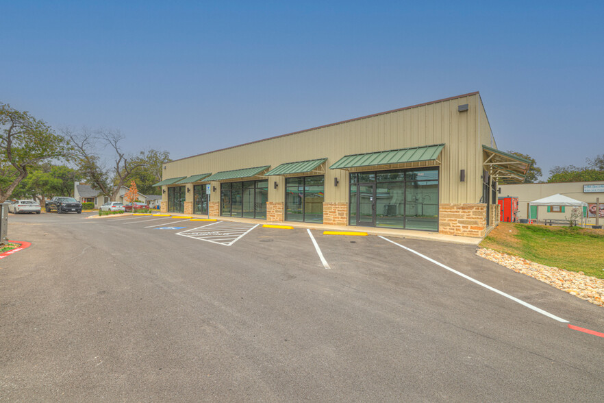 840 S Business IH 35 St, New Braunfels, TX for lease - Building Photo - Image 1 of 14