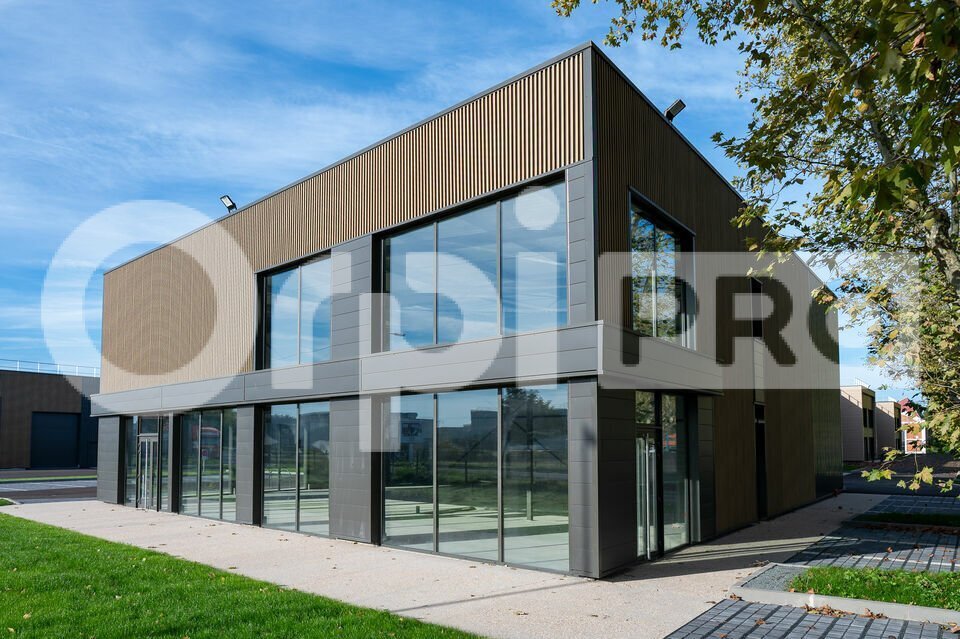 Flex in Roanne for lease Building Photo- Image 1 of 5