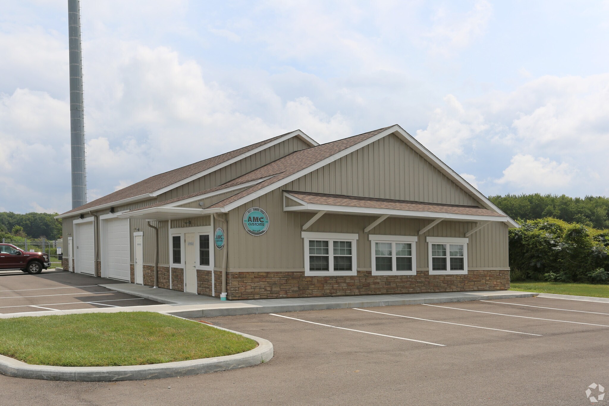 6433 Middle Ridge Rd, Lorain, OH for sale Primary Photo- Image 1 of 1