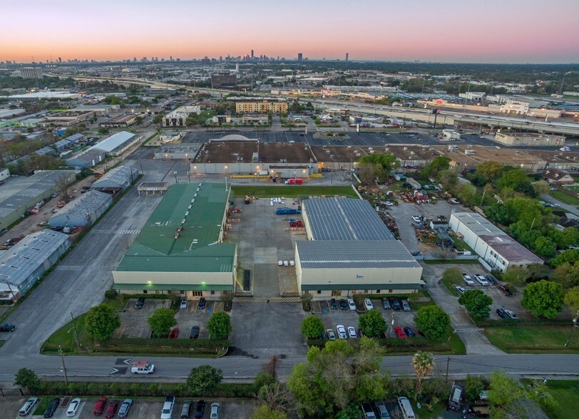 5101-5111 Milwee St, Houston, TX for lease - Aerial - Image 3 of 30