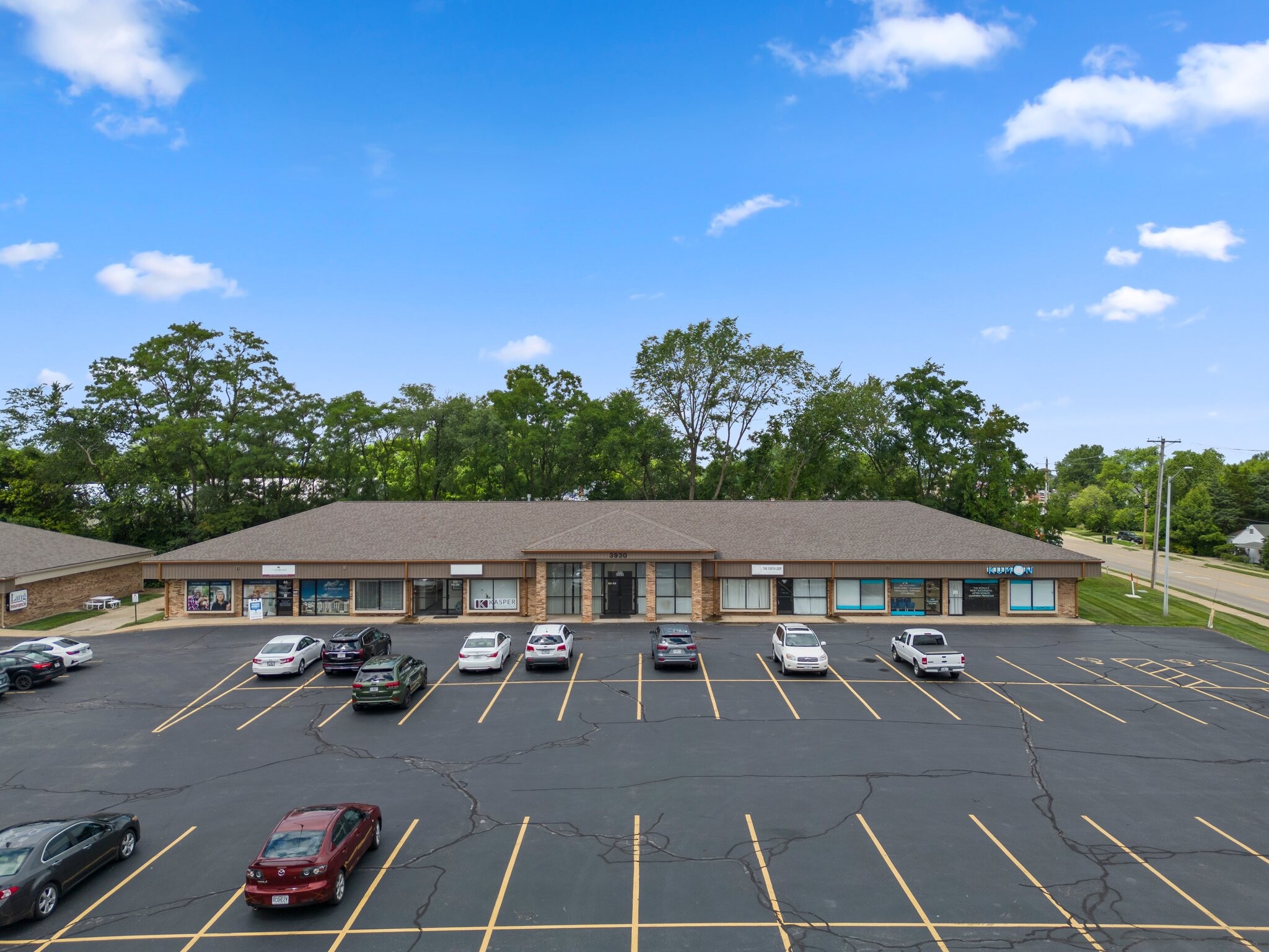 3910 S Old Highway 94, Saint Charles, MO 63304 - Woodstone Plaza | LoopNet