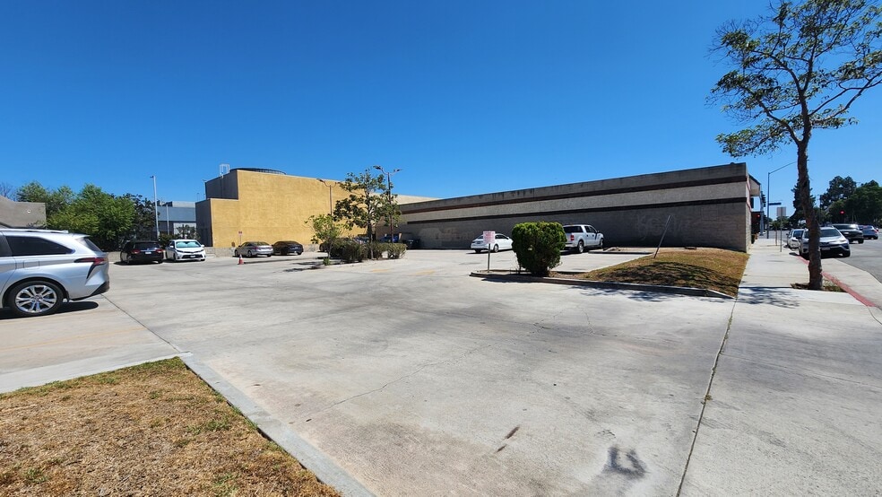 12942 Galway St, Garden Grove, CA for lease - Building Photo - Image 2 of 15