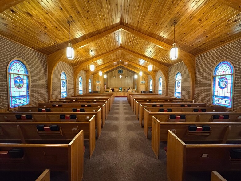 205 Spalding St, Griffin, GA for sale - Interior Photo - Image 2 of 15