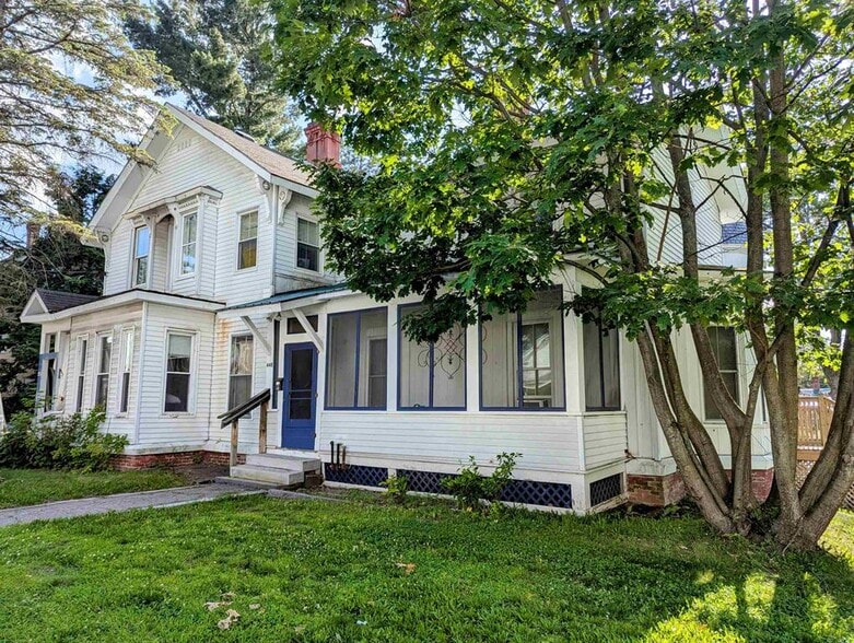 44 Walnut St, Claremont, NH for sale - Building Photo - Image 2 of 29