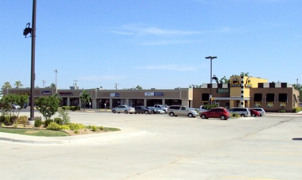 2502 NW Cache Rd, Lawton, OK for sale - Primary Photo - Image 1 of 1