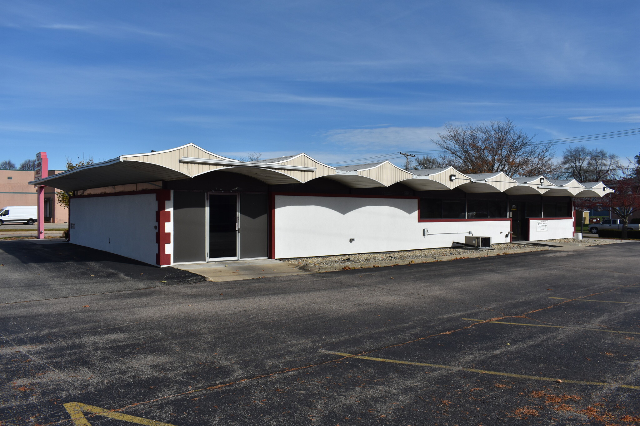 1520 Creston Park Dr, Janesville, WI for lease Building Photo- Image 1 of 3