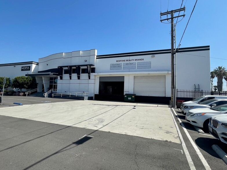 2230-2250 Tubeway Ave, Commerce, CA for lease - Building Photo - Image 1 of 2