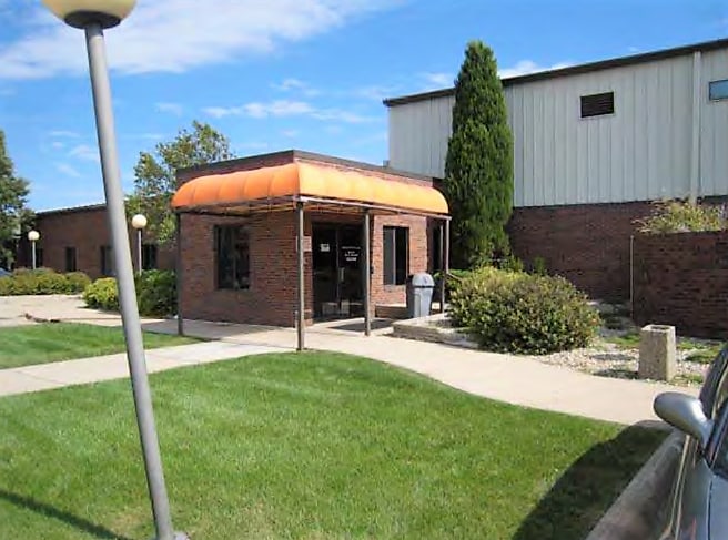 110 Sergeant Square Dr, Sergeant Bluff, IA for lease - Building Photo - Image 1 of 1