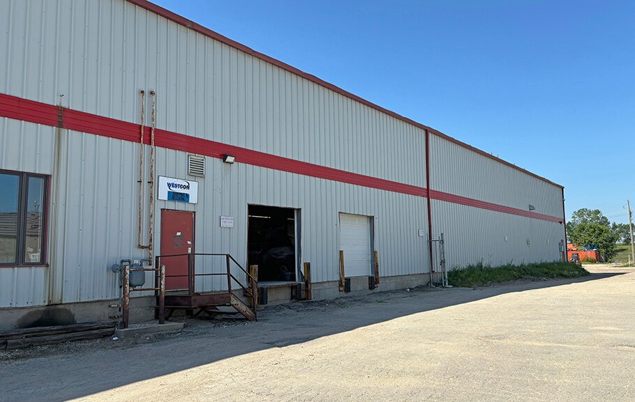 370 Keewatin St, Winnipeg, MB R2X 2R9 370 Keewatin Street