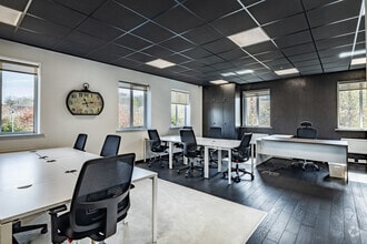 170 Elland Rd, Leeds for lease Interior Photo- Image 2 of 4