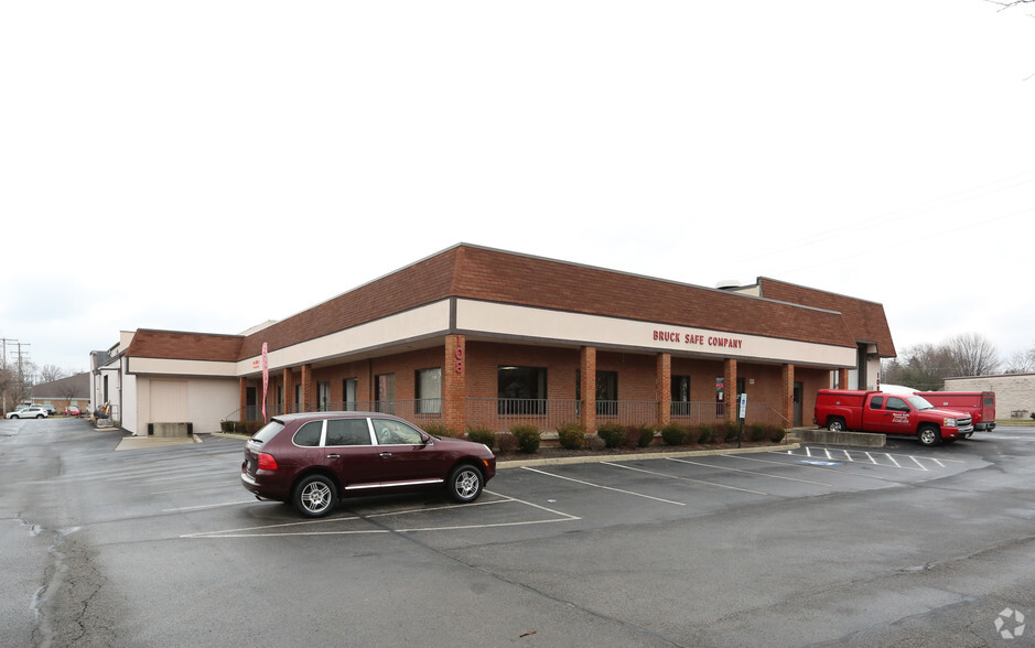 106-116 E College Ave, Westerville, OH for lease - Building Photo - Image 2 of 3