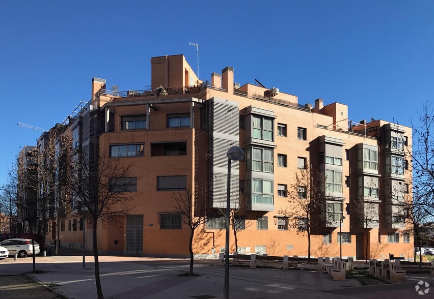 Calle Martín Muñoz De Las Posadas, 5, Madrid, Madrid for lease - Building Photo - Image 1 of 2