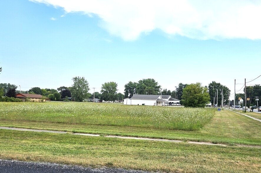 4500 N Michigan Ave, Saginaw, MI for sale - Building Photo - Image 2 of 11