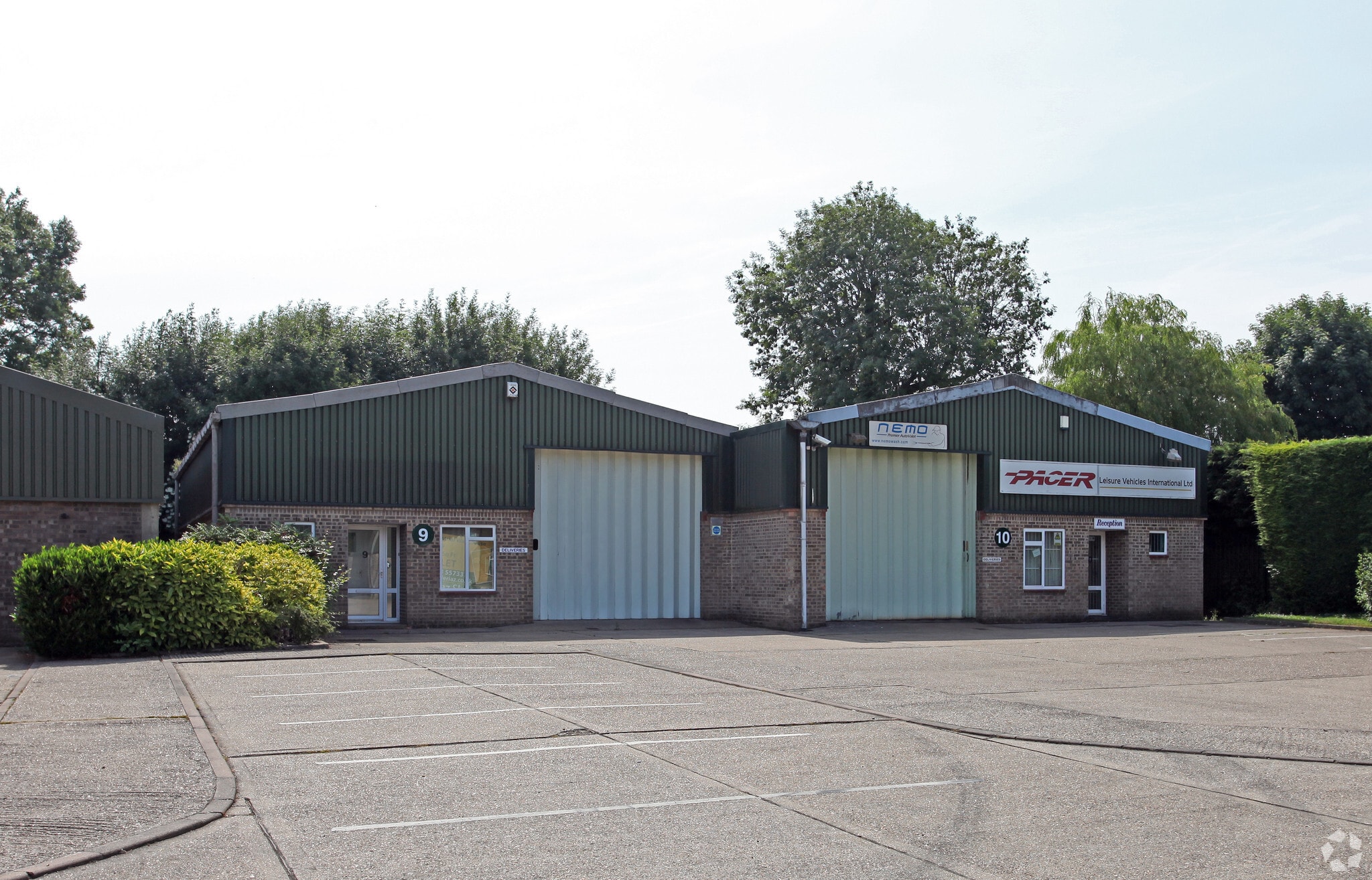 Wycombe Rd, Stokenchurch for sale Primary Photo- Image 1 of 1