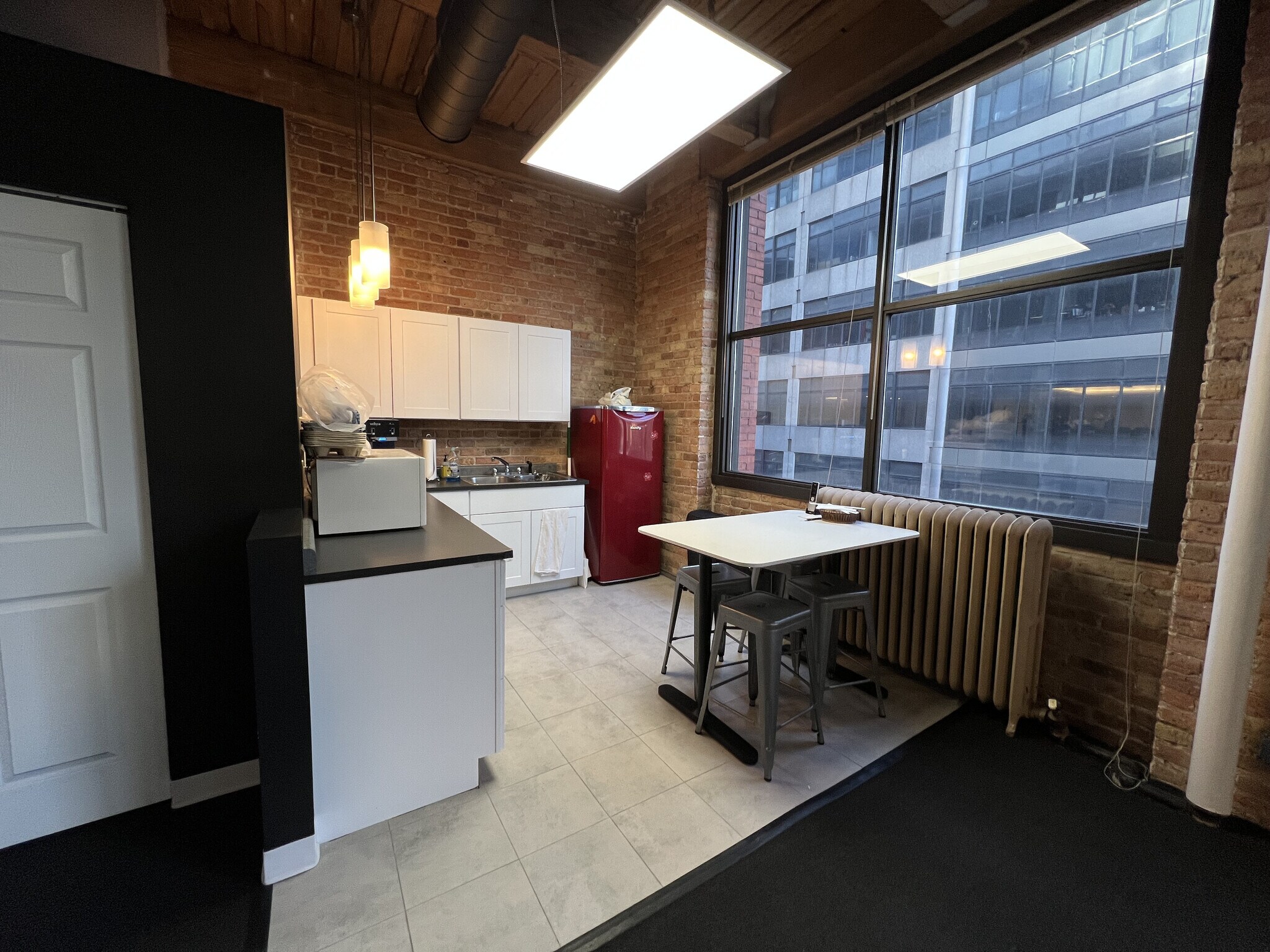 566 W Adams St, Chicago, IL for lease Interior Photo- Image 1 of 11
