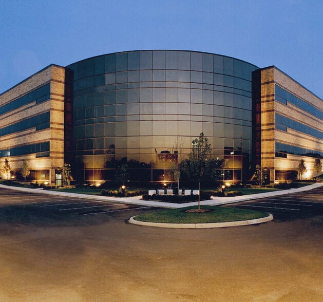 9960 Corporate Campus Dr, Louisville, KY for sale - Building Photo - Image 1 of 10