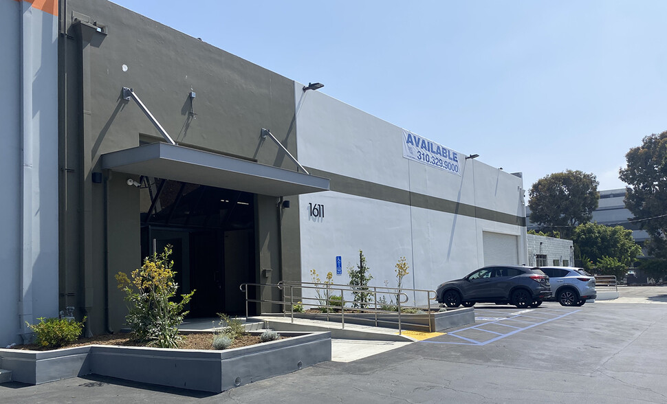 1611 W 190th St, Gardena, CA for lease - Building Photo - Image 2 of 2