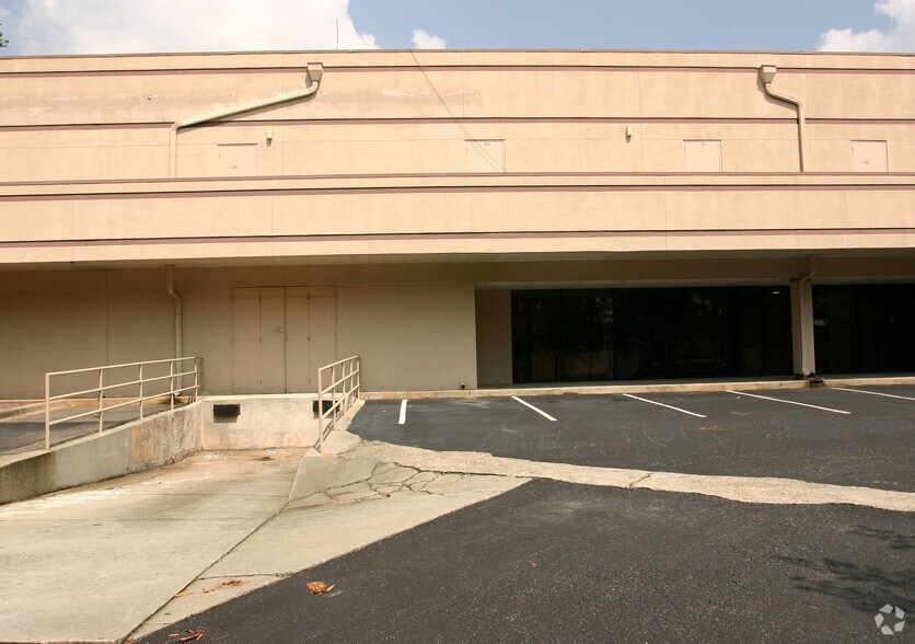 1575 Old Alabama Rd, Roswell, GA for lease - Building Photo - Image 3 of 18