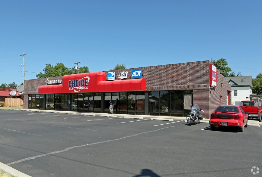 819-823 E Dewey Ave, Sapulpa, OK for sale - Primary Photo - Image 1 of 1