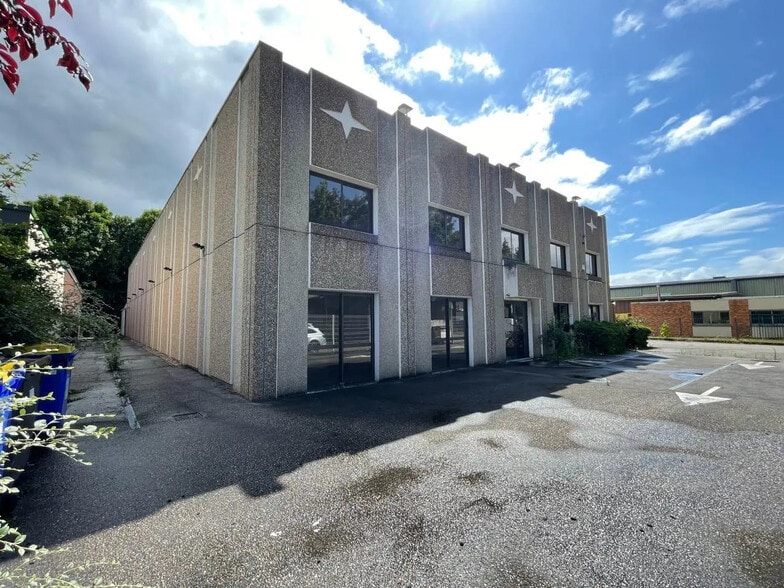 Flex in Rouen for lease - Building Photo - Image 2 of 27
