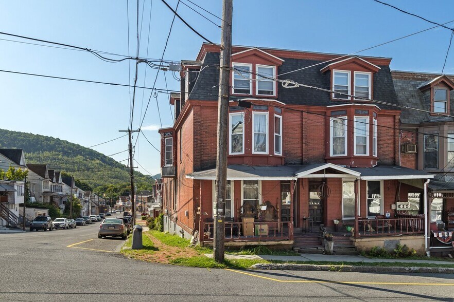 248 Mauch Chunk St, Tamaqua, PA 18252 Multifamily for Sale