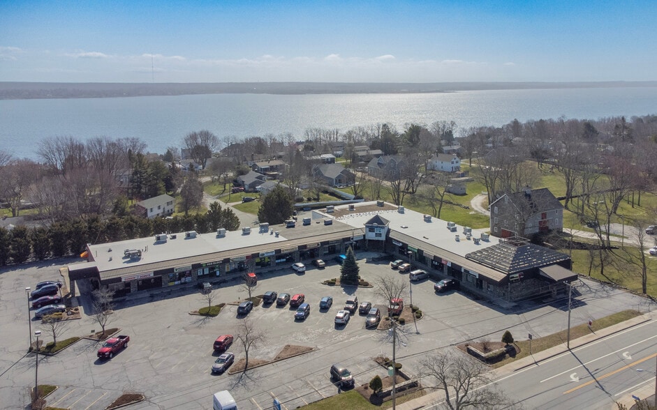 3001 E Main Rd, Portsmouth, RI for lease - Building Photo - Image 1 of 10