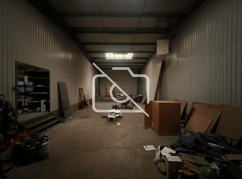 Industrial in Bondoufle for lease - Building Photo - Image 3 of 6