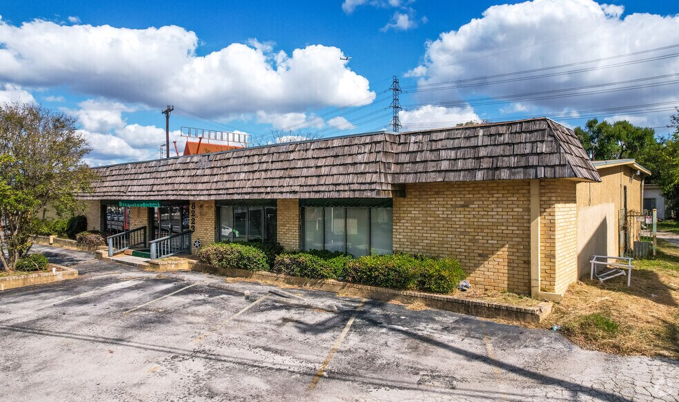 8222 Broadway St, San Antonio, TX for sale - Building Photo - Image 1 of 1