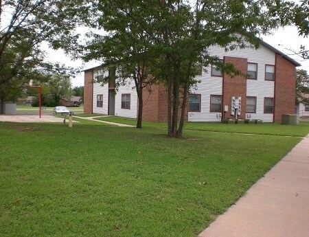 700 Janet St, Clearwater, KS for sale - Primary Photo - Image 1 of 6