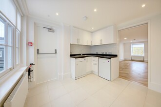 14 Queen Annes Gate, London for lease Interior Photo- Image 2 of 6