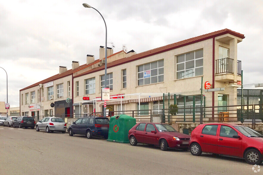 Retail in Alpedrete, MAD for sale - Primary Photo - Image 1 of 2