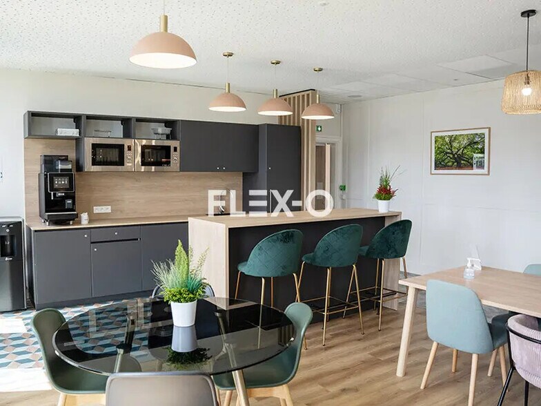 31 Rue Caroline Aigle, Mérignac for lease - Building Photo - Image 3 of 8