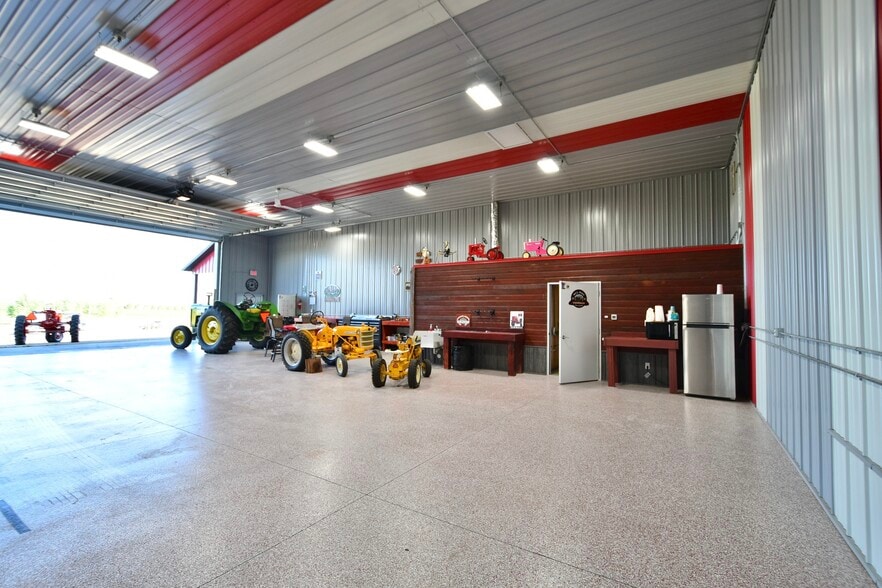 1095 Bioscience Dr SE, Pine Island, MN for sale - Interior Photo - Image 3 of 11