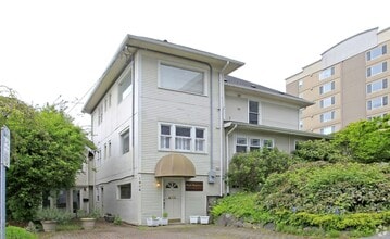 3101 Oakes Ave, Everett, WA for lease Building Photo- Image 2 of 2