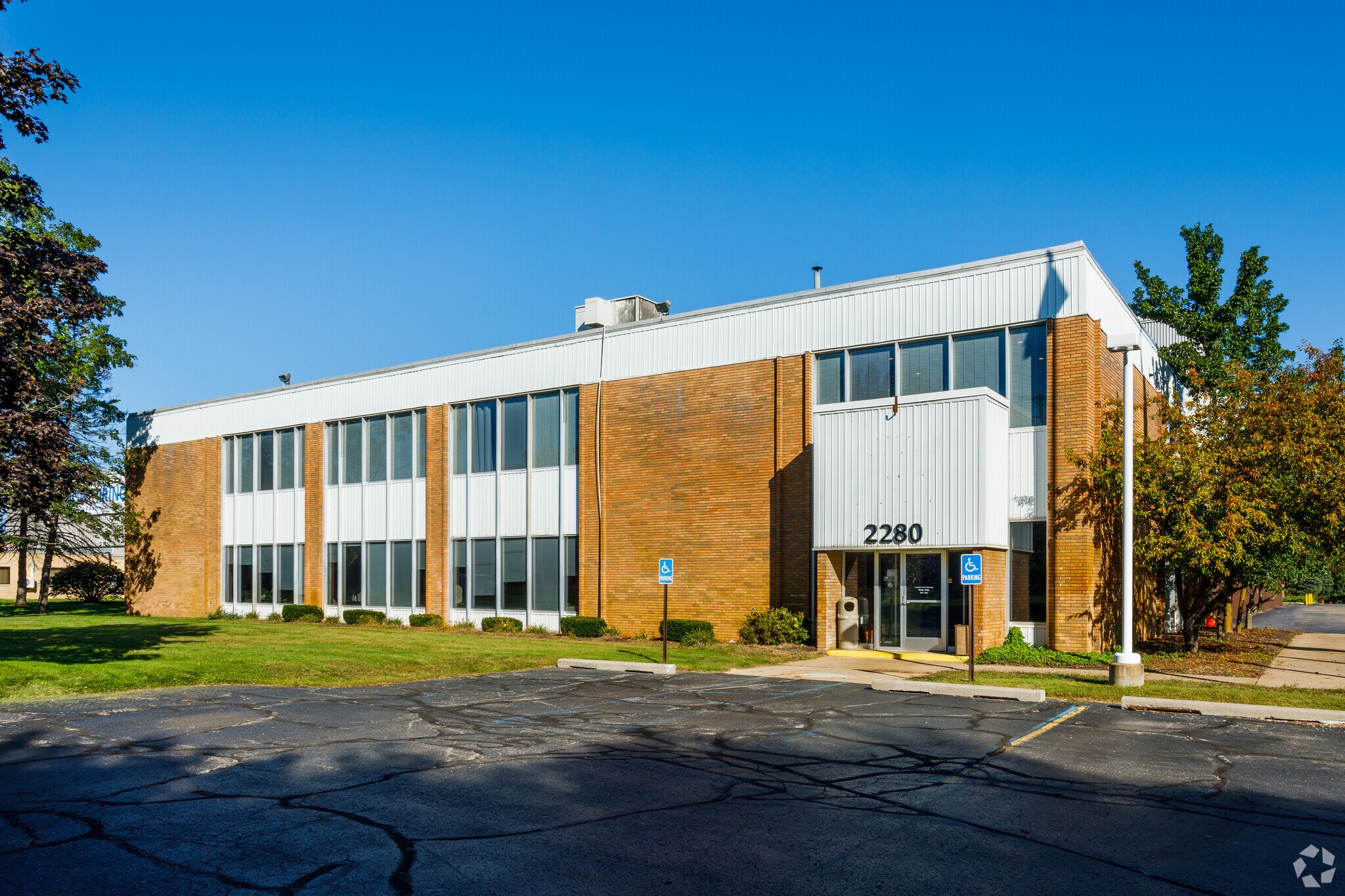 2280 W Grand River Ave, Howell, MI for sale Primary Photo- Image 1 of 1