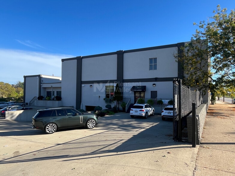 701 S Broadway St, Akron, OH for lease - Building Photo - Image 2 of 6