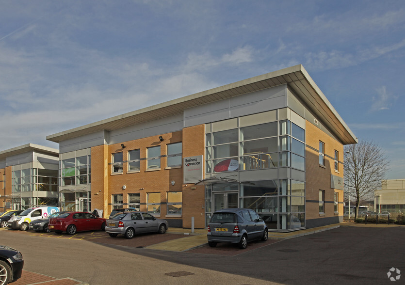 Whittle Way, Stevenage for lease - Primary Photo - Image 1 of 5