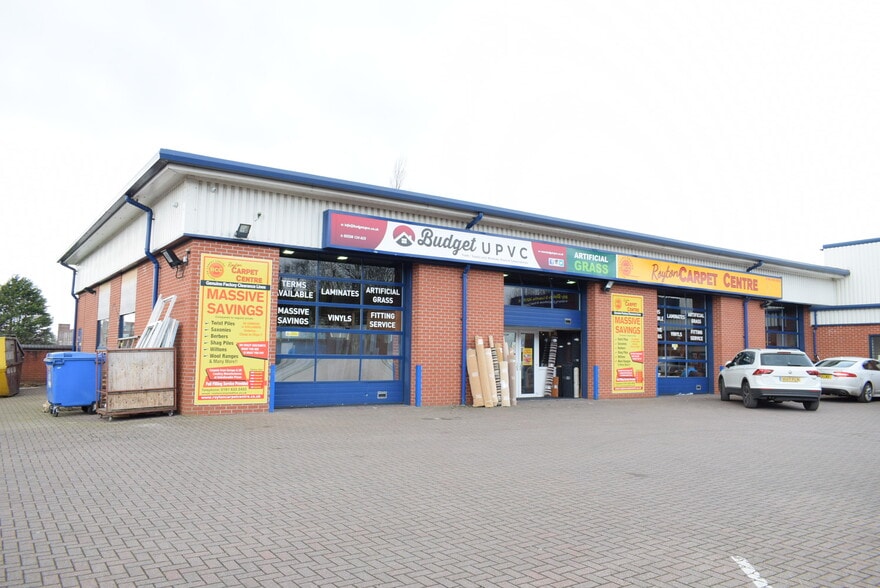 38 Oldham Rd, Oldham for sale - Building Photo - Image 1 of 1