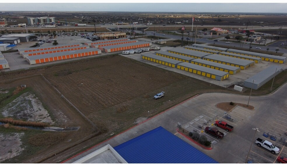 General Cavazos Blvd, Kingsville, TX for sale - Building Photo - Image 3 of 4