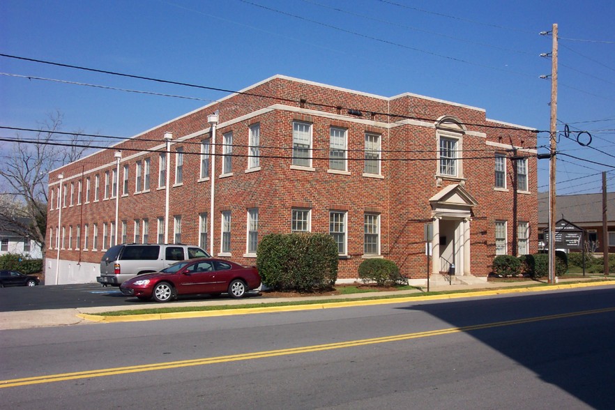 301 Broome St, Lagrange, GA for lease - Primary Photo - Image 1 of 21