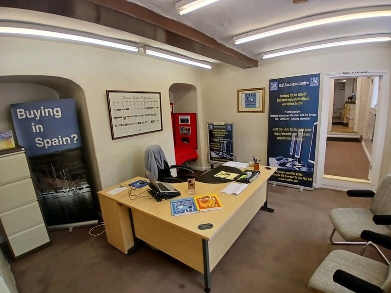 5 The Quay, St Ives for lease - Interior Photo - Image 3 of 8