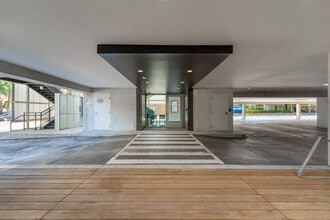 3400 Oak Grove Ave, Dallas, TX for lease Building Photo- Image 2 of 2