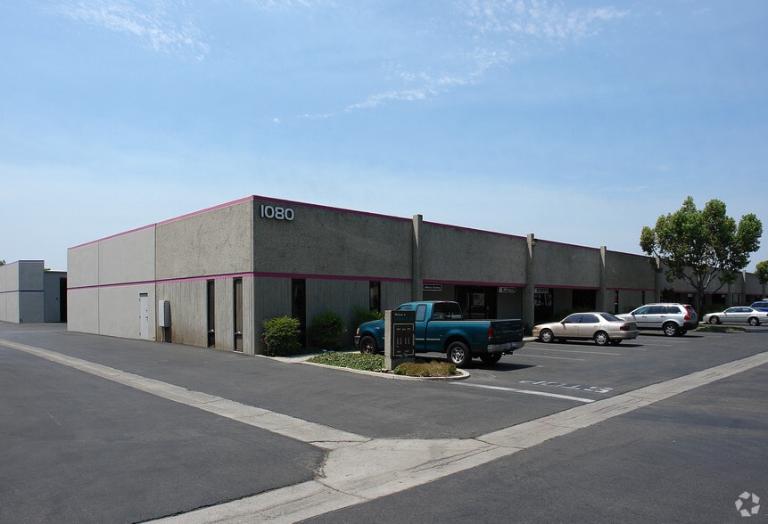 1080 N Batavia St, Orange, CA for lease - Building Photo - Image 1 of 3